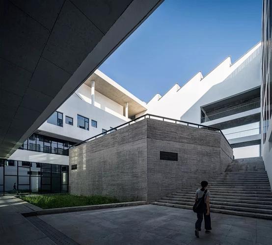 安徽大学艺术与传媒学院美术楼建筑设计/同济大学设计院